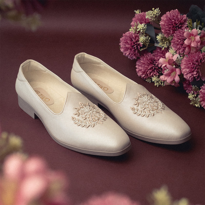 Embroidered Jutti